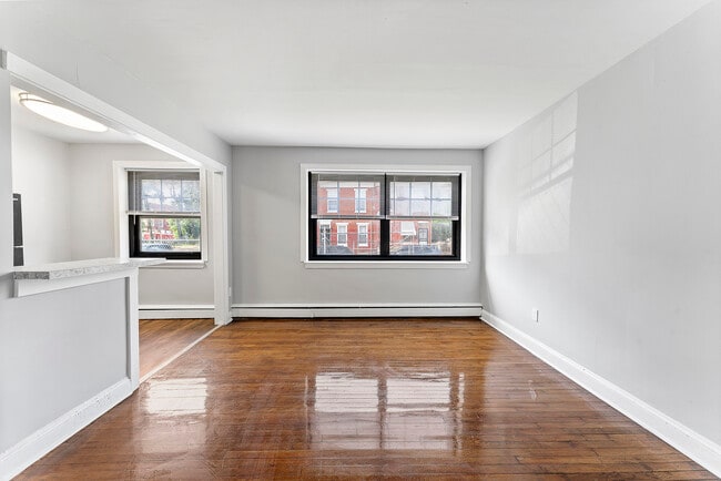 Girard Court Apartments