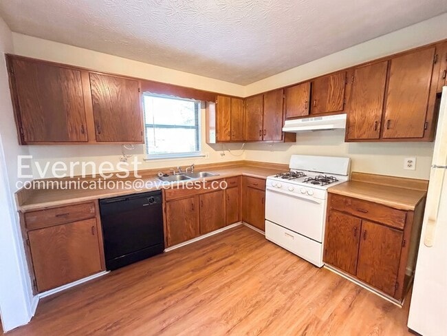 Photo - 1174 Ridgecrest Ln SE