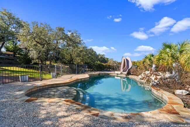 Photo - Charming Home Awaits: Spacious & Modern Living in a Prime Location