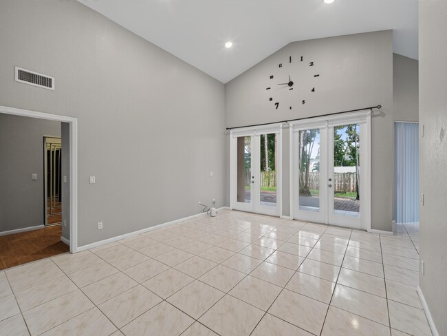 Photo - 4059 SW Kamsler St