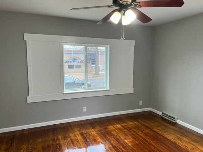 Photo - 808 N Elm St