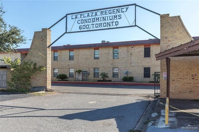 Building Photo - 15 Toronto Ave Unit 14