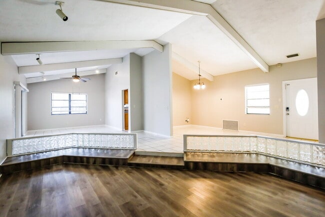 Photo - 5525 SW 118th Ave