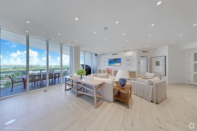 Building Photo - 10225 Collins Ave Unit 604 Rental