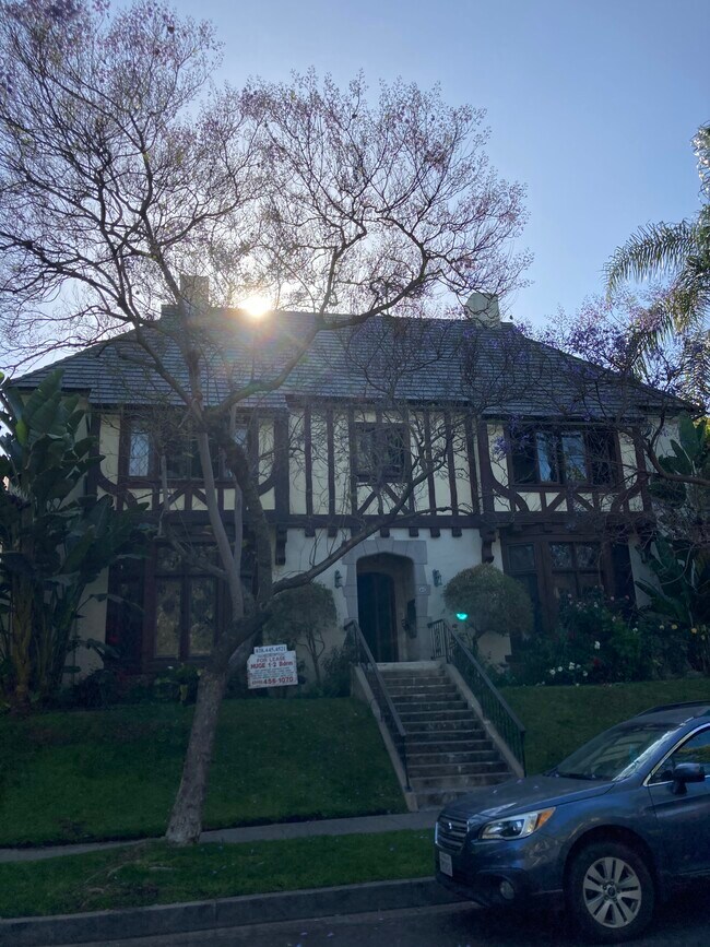 Photo - 425 N Sycamore Ave Unit 4