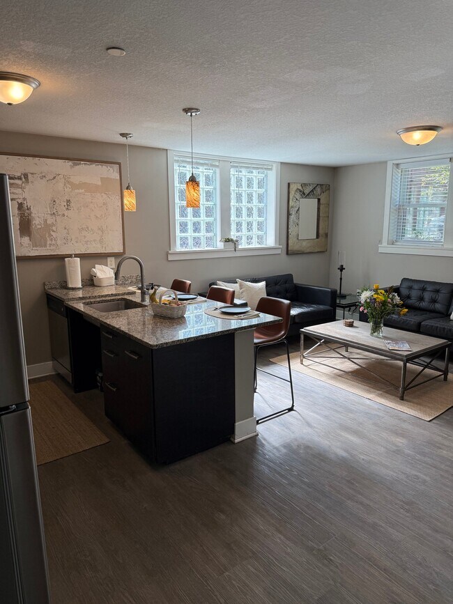 3515 2nd Ave S Unidad 102 Furnished