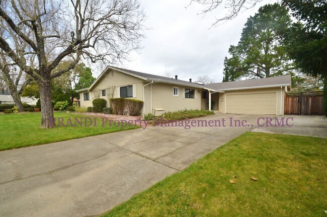 Pristine 4 Bedroom Home in Quiet Novato Ne... - Pristine 4 Bedroom Home in Quiet Novato Ne...