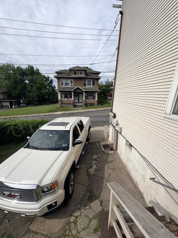 Photo - 910 W Linden St