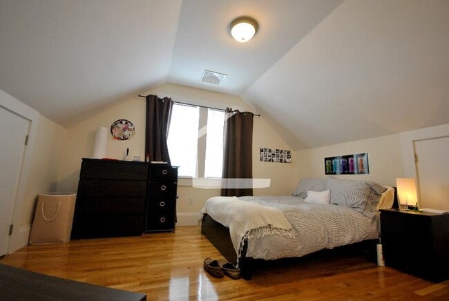 Photo - Awesome 3 bed 4 bath in Brighton....