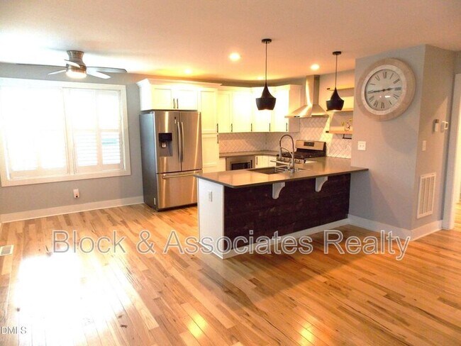 Photo - 202 Lincoln Ct