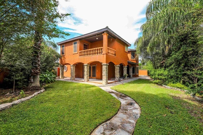 Photo - 503 W Avon Ct