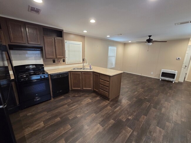 Photo - 2409 Creekview Dr