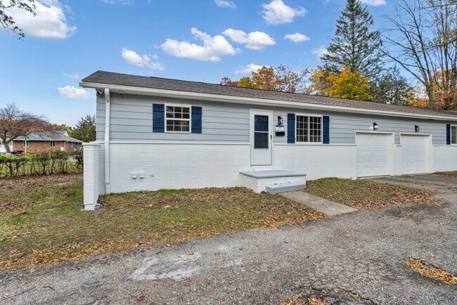 Photo - 231 Randel Ave