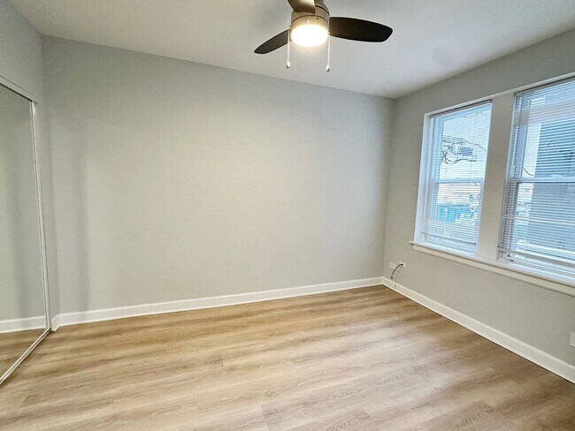 Photo - 5710 N Winthrop Ave Unit 113