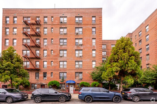 Photo - 1840 E 13th St