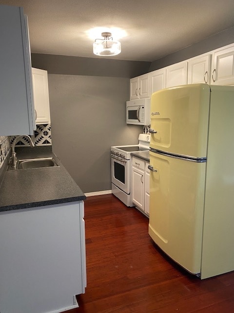 Kitchen - 451 Golden Cir Unit 201