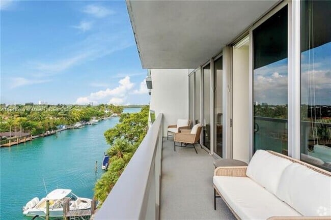 Building Photo - 9940 W Bay Harbor Dr Unit 9940 W Bay Harbor Dr  5FN Rental