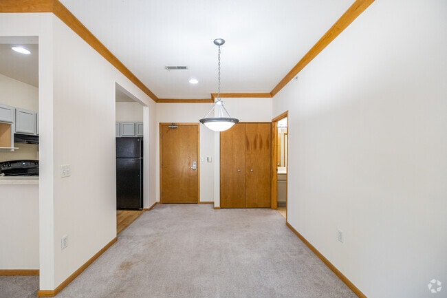1BR, 1BA - 806SF - Dining Room - The Franklin