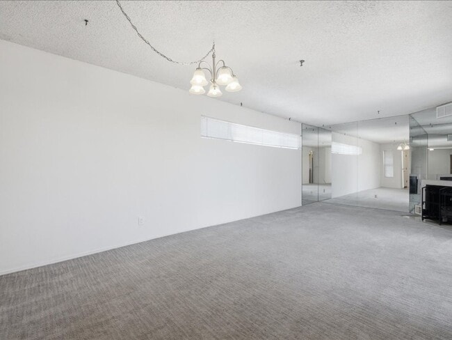 Photo - Breathtaking Mountain Views from Dual Balconies – Spacious 2 Bed / 2 Bath