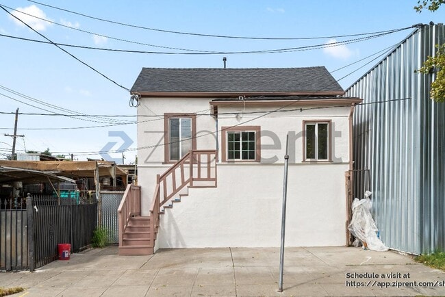 Building Photo - 833 36th Ave
