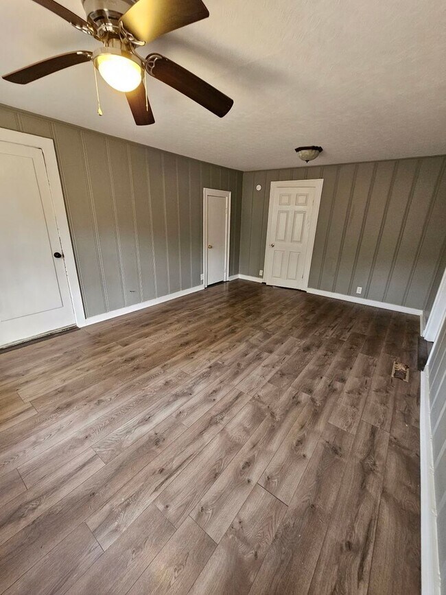 Photo - 3 Bed 1 Bath - Florence, AL (Near Cloverdale)