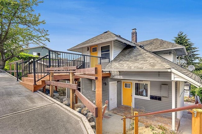 Photo - 639 W Emerson St