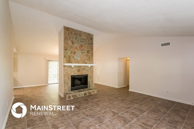 Photo - 2922 Owens Point Trail NW