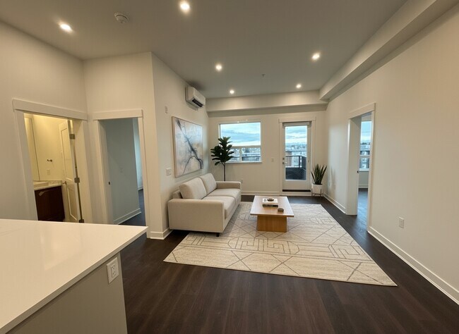 Photo - 5382-200 200 St