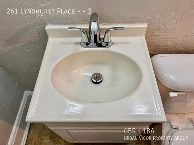 Photo - 261 Lyndhurst Pl Unidad 2