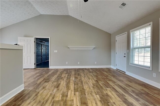 Photo - 204 Cambridge Dr