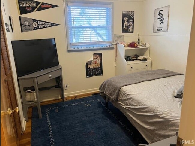 Photo - 843 Sparta St