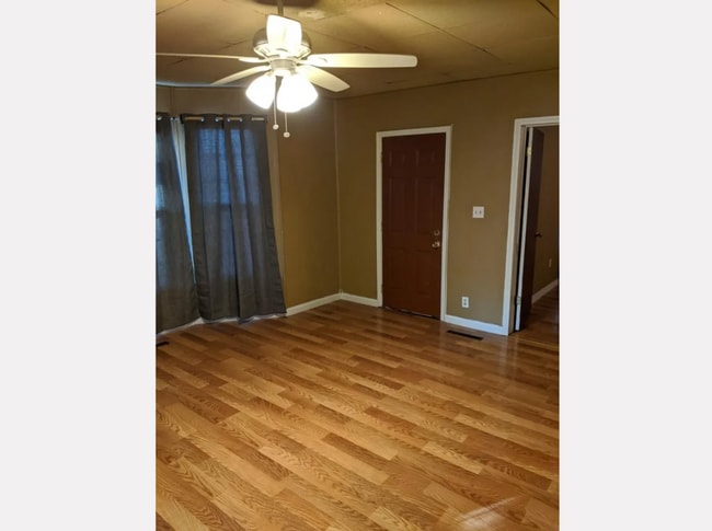 Photo - Charming 3-Bedroom Home in Pittsburg – Pet Friendly!
