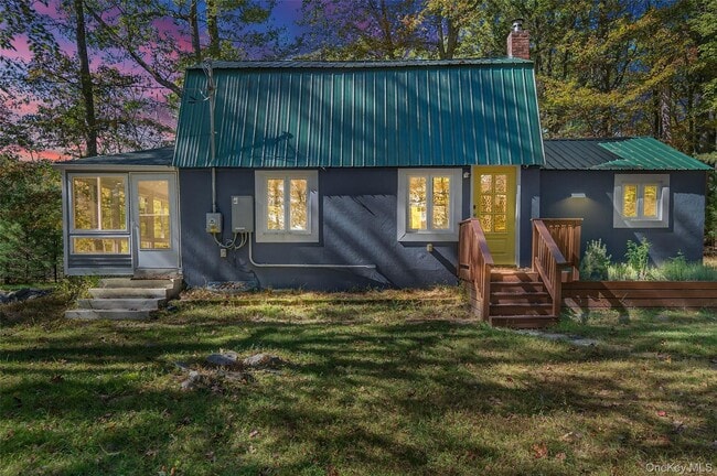 Building Photo - 24 Old Westbrookville Rd