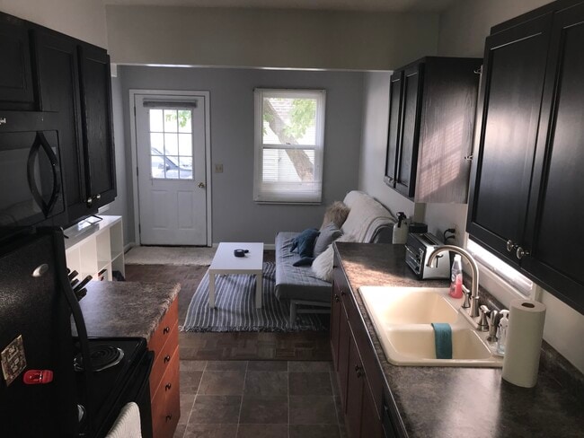 Building Photo - 14 N Lucas St Unit 14 N lucas