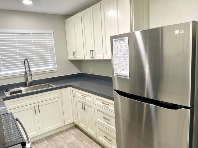 Photo - Fully Remodeled 2bedroom near downtown Unit 12