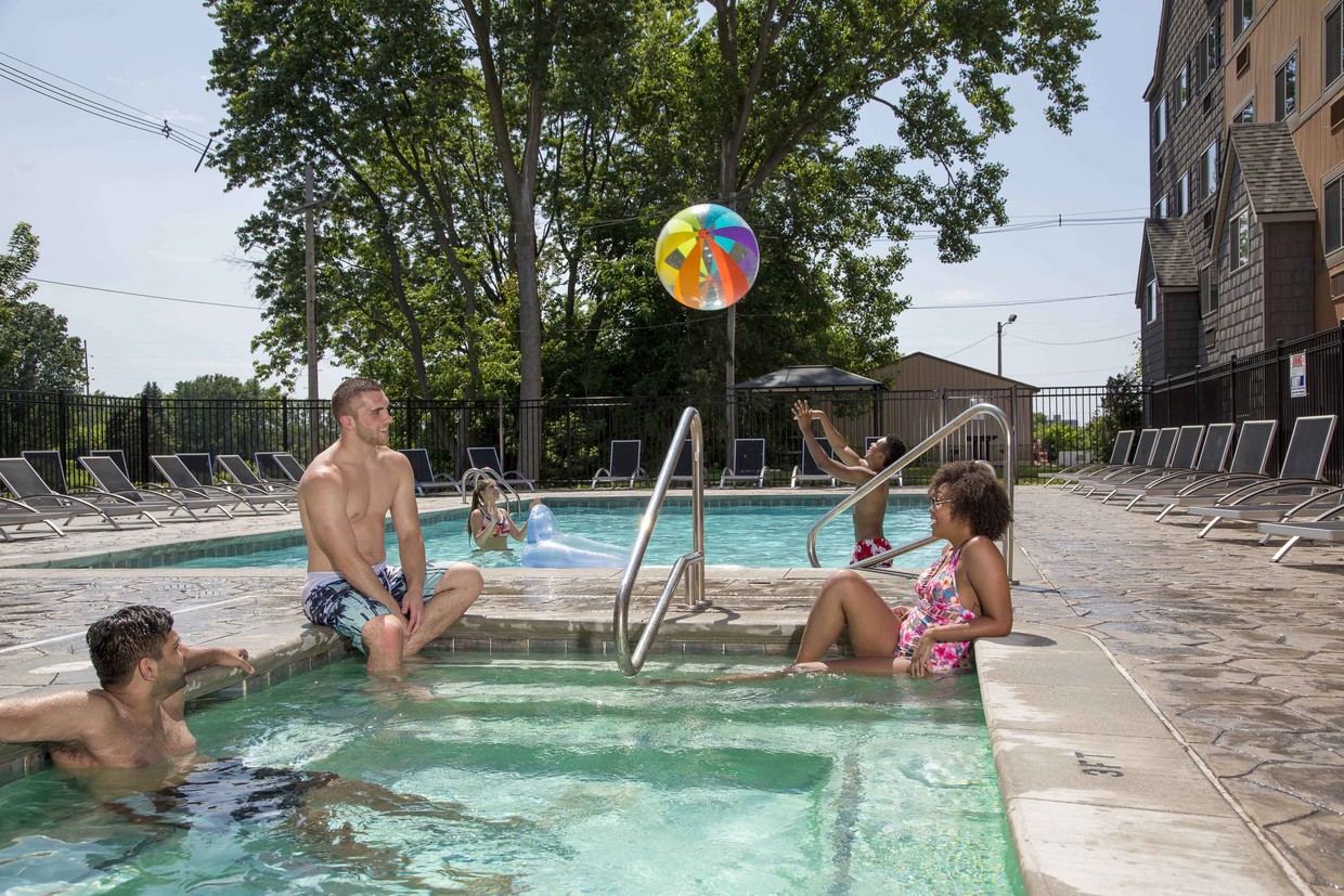 The Oaks Apartments - The Oaks Apartments