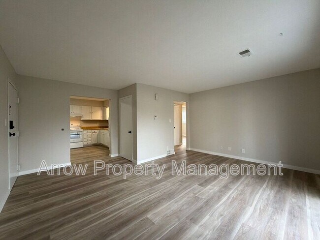 Photo - 320 Lincoln St