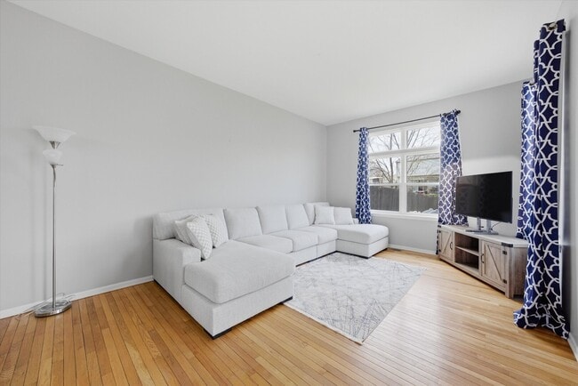 Photo - 2211 Carpenter Ave