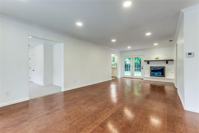 Photo - 2718 Runningbrook Ln