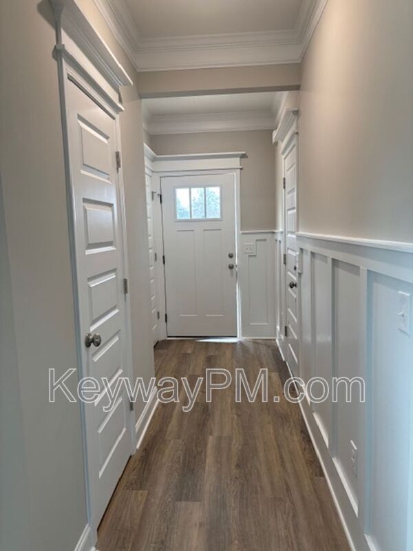 Photo - 2024 Denmark Ave SE