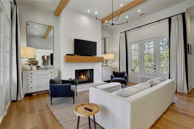 Photo - 118 Gainey Ln