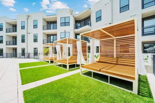 1701 Simond Ave Unit 514