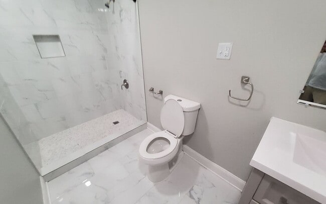 Photo - 203 N Hollywood St