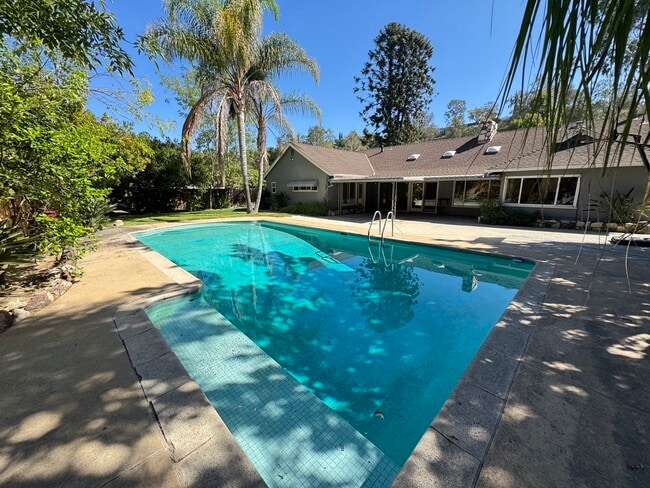 Photo - 3957 Woodfield Dr
