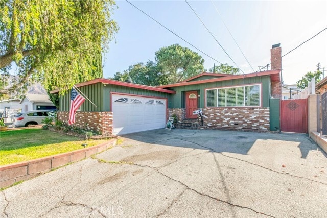 Building Photo - 10706 Rhodesia Ave Rental