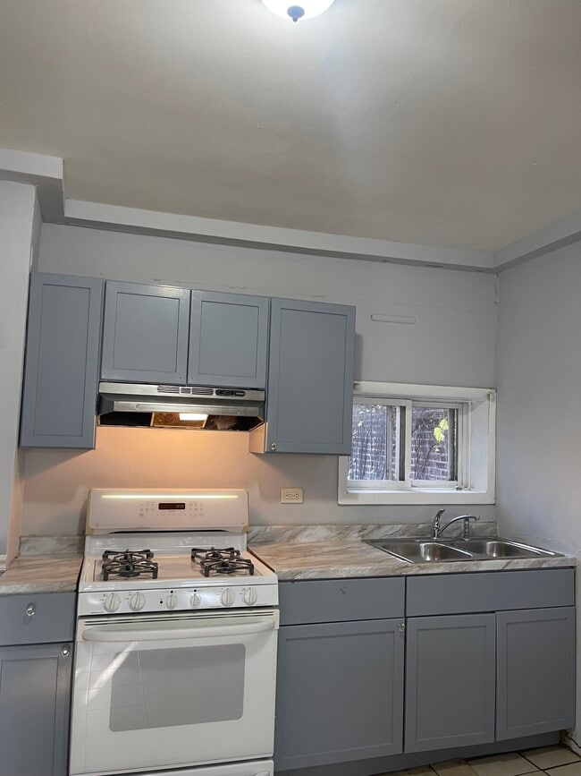 Photo - 2035 E Venango St