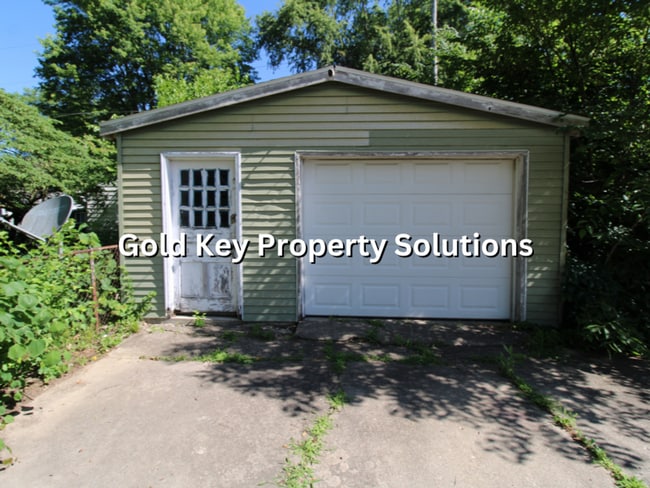 Photo - 2 BR 1 BA House with Covered Front Porch (NO SECTION 8)