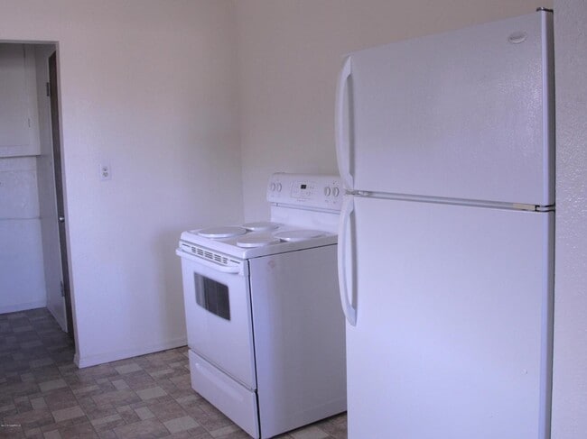 Photo - 817 W Gilmore St