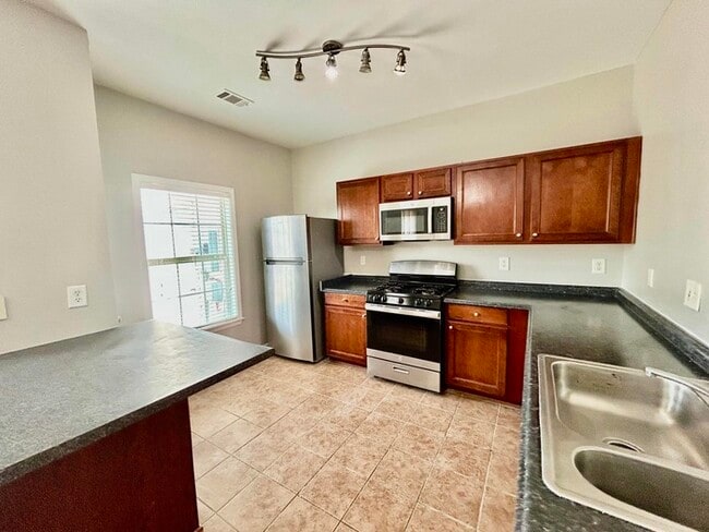 Photo - 1042 Prestwyck Ct