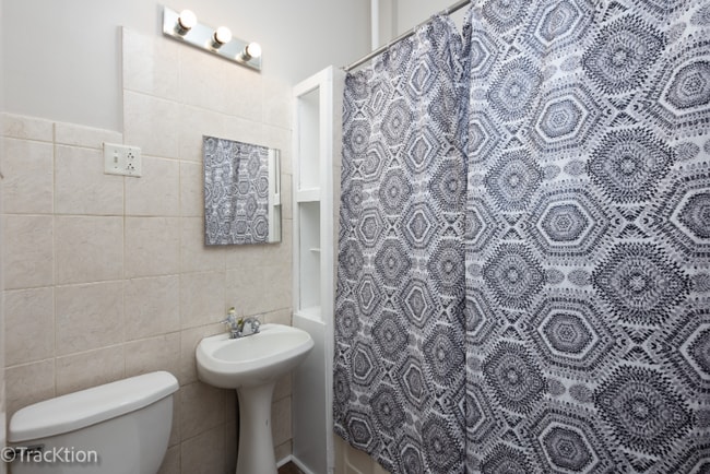 Photo - 6733 31st St